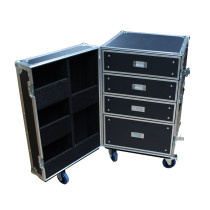 Custodia professionale con 4 capienti cassetti, con guide scorrevoli in acciaio. Ruote industriali da 100 mm di colore blue (2 c